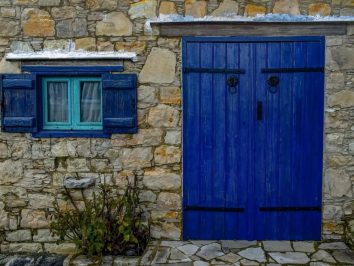 old-house-4751245_1000.jpg